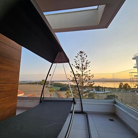 Majestic Sunset Salt Lake Views 300M From Beach Larnaca Luaran gambar