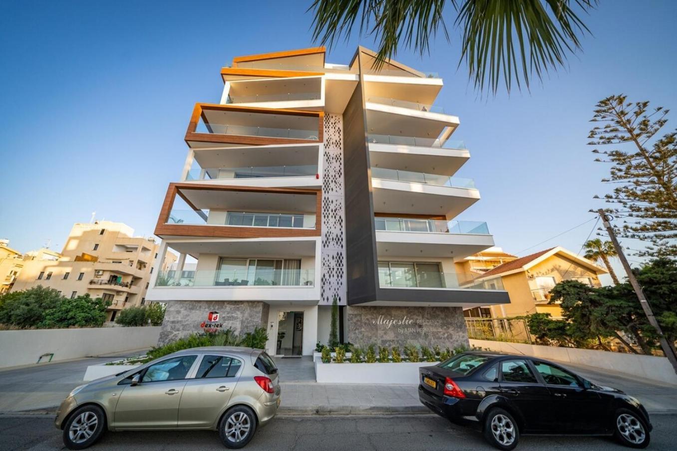 Majestic Sunset Salt Lake Views 300M From Beach Larnaca Luaran gambar
