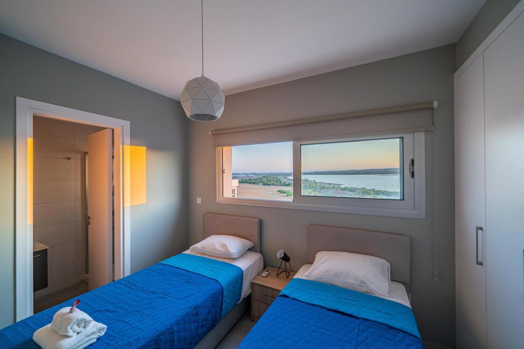 Majestic Sunset Salt Lake Views 300M From Beach Larnaca Luaran gambar